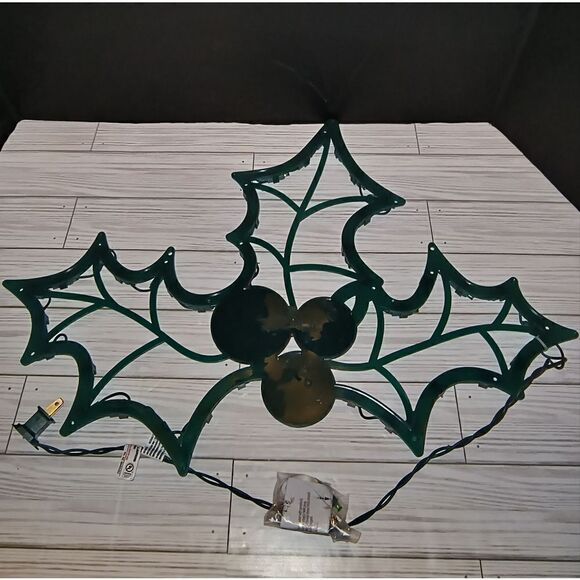Vintage Impact Plastics Christmas Lighted Holly Leaves Decor 22½" Wide 16" Tall - Picture 2 of 10